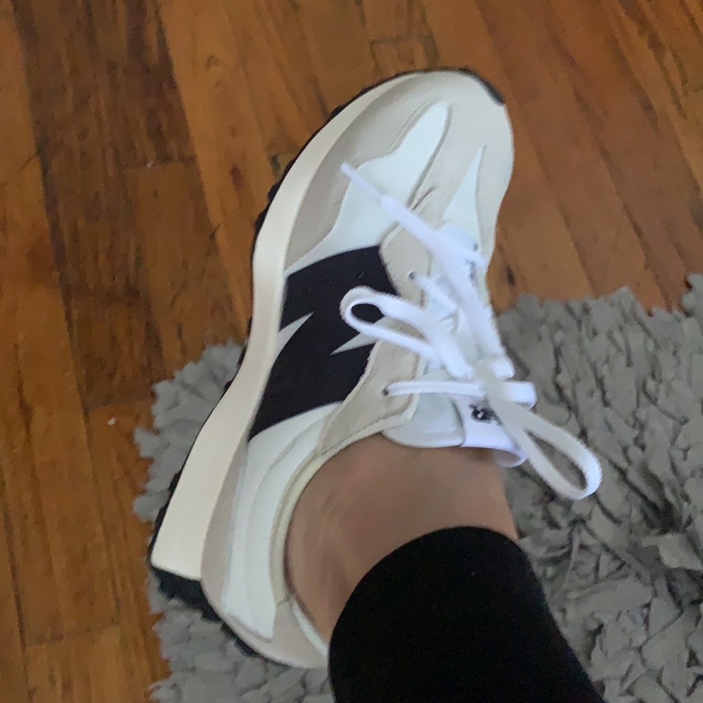 New balance 327 white and black